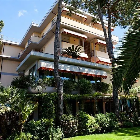 מלון Andreaneri 3*