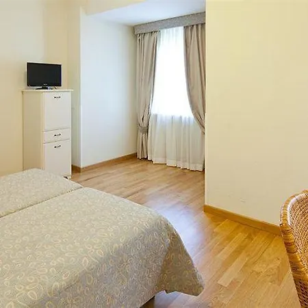 Andreaneri 3* مارينا دي بييتراسانْت