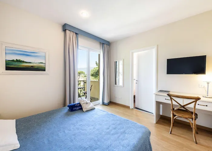 Andreaneri 3* מרינה די פיאטרסנטה